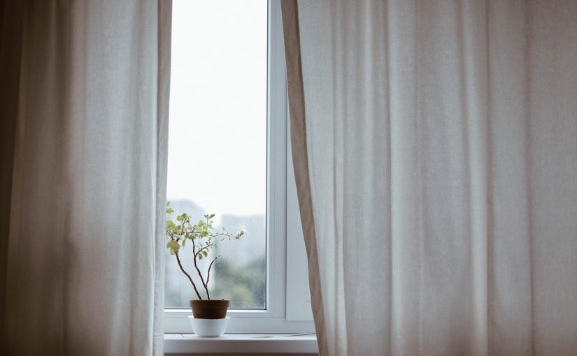 Wymiana okien na ciepłe – co warto wiedzieć przed zakupem?